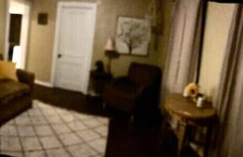 Uvalde House | 2BR HOME, fast WiFi, fenced yard, pet friendlyn