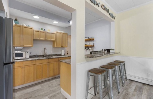 Old Orchard Beach House | 2BR House/10 Min Walk to Pier!