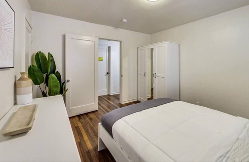 Berkeley Apartment | 2BR in Berkeley Near Campus!