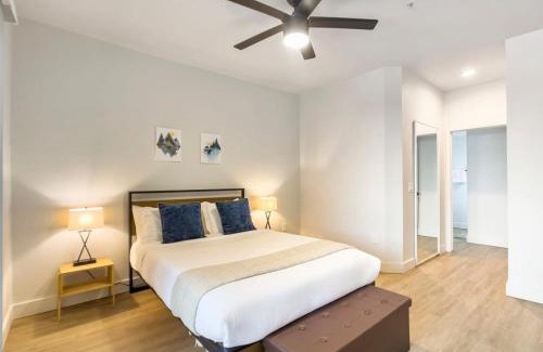 Kierland Apartment | 2BR Kierland Commons CozySuites by the golf course