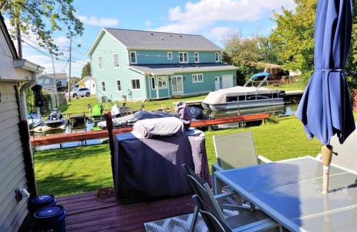 Waterford House | 2BR Lake House 40ft Dock Access