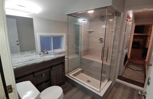 Waterford House | 2BR Lake House 40ft Dock Access