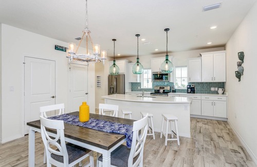 Ono Island House | 2BR Lost Key Townhouse| Pet Friendly | Pools | Private Beach Club | Golf | Tennis | Fitness Center