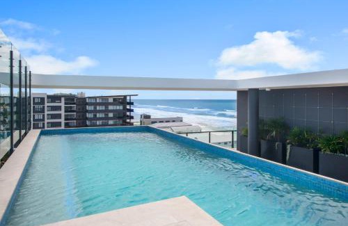Palm Beach Apartment | 2BR Luxury Central Palm Beach Apartment (Best Location!)