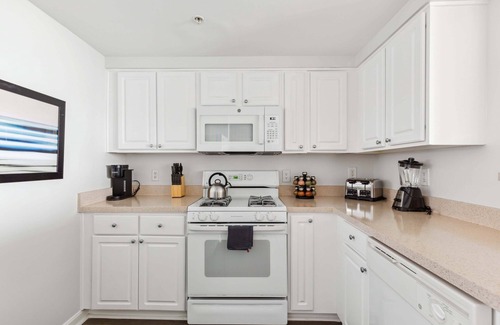 Ballston Apartment | 2BR Luxury City Suite With Gym & Pool