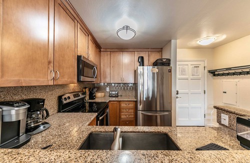 Alpine Meadows Condo | 2BR Mins to Alpine Base Area Palisades