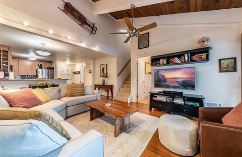Alpine Meadows Condo | 2BR Mins to Alpine Base Area Palisades