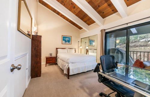Alpine Meadows House | 2BR Mins to Alpine Base Area Palisades!