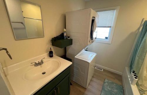 Woodburn House | 2BR Modern Home - Near WVU, Hospitals & Stadium