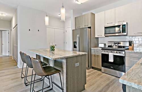 Warrenville Condo | 2BR Modern Living in Warrenville