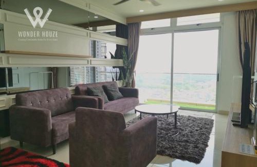 Taman Century Apartment | 2BR Modern Stay at D'Esplanade Residence above KSL Mall