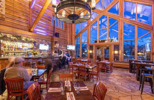 Mountain Village House | 2BR Mountain Lodge Luxury Skiin out Best Amenities