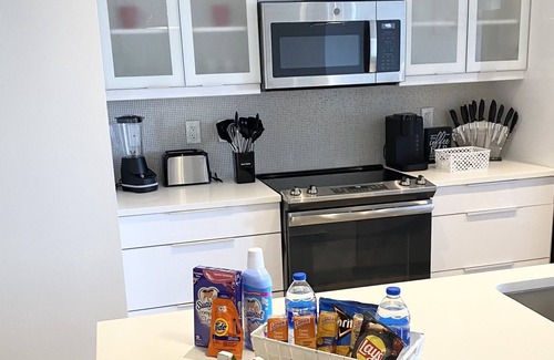 Downtown Kansas City Apartment | 2BR Oasis Downtown Kansas City