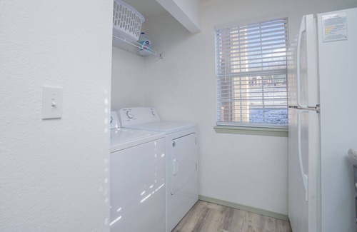 Indian Point Condo | 2BR | Pool + Hot Tub + By SDC | No Stairs!