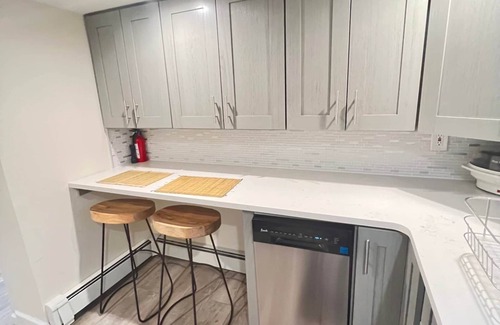 Bay Shore Apartment | 2br Private Apt, Pet Pal, Events, LTR, STR, Cozy