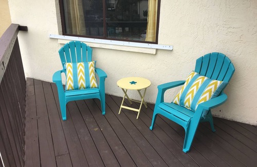 Melbourne Beach House | 2BR RENOVATED CONDO: WALK TO RIVER & BEACH! FISH, KAYAK, POOL,TENNIS & MORE