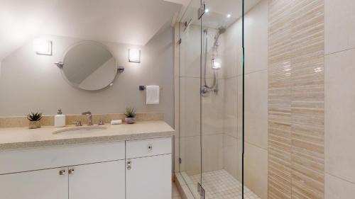 Blackcomb House | 2BR Renovated Townhouse in Benchlands by Harmony Whistler