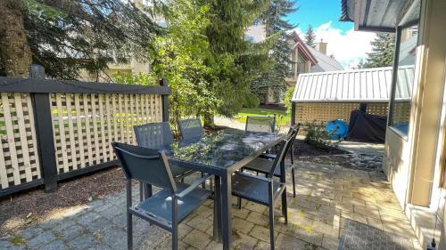 Blackcomb House | 2BR Renovated Townhouse in Benchlands by Harmony Whistler