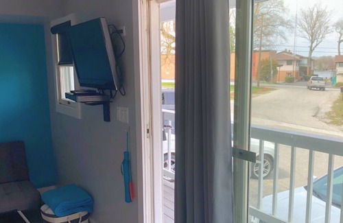 Monticello House | 2BR Room at Alexander’s Landing. Walk to Indiana Beach + Pool Access
