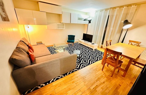 Faubourg de l'Arche Apartment | 2BR+Salon+Parking La Défense, 10 min walk to metro