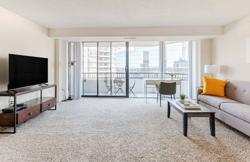 Radnor - Fort Myer Heights Apartment | 2BR Serene Executive Retreat with Balcony