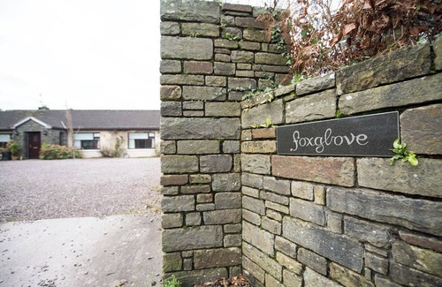 County Cork House | 2BR-Sleeps4-Parking-NearCork-6mintoAirport