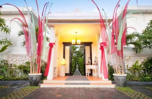 Dewi Sri Villa | 2BR Standard Villa in Kuta, Large pool along with a garden, the perfect getaway!