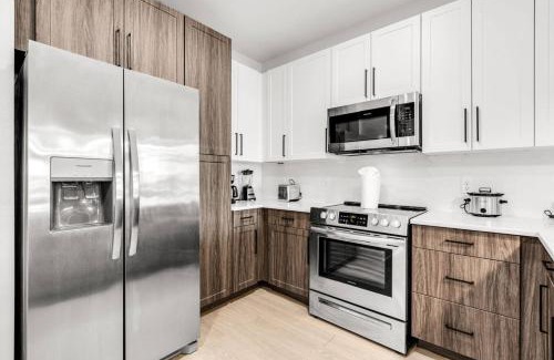 Ruskin Apartment | 2BR Sunspot Poolside Living in Apollo Beach