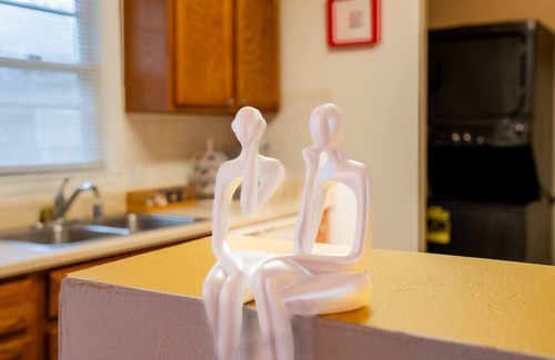 University Place House | [2BR] The Sunburst Retreat
