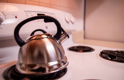 University Place House | [2BR] The Sunburst Retreat