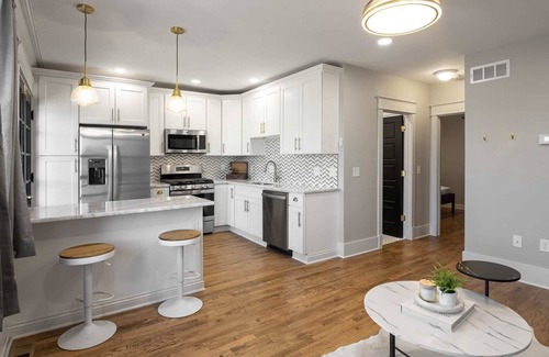 Covington Condo | 2BR Townhome w/Parking – Walk to Stadiums & DT