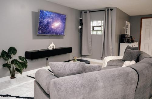 Belmont Cragin House | 2BR Travelers Favorite Modern