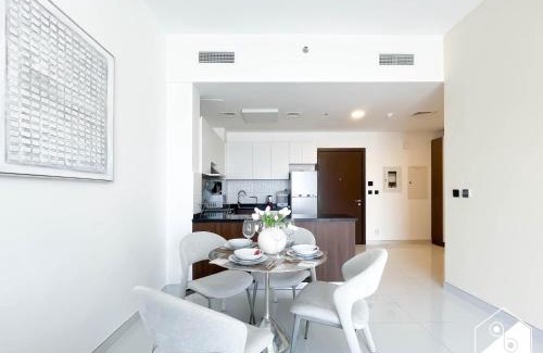 International City Apartment | 2BR Vibe Spot l Pool Access & Stunning City Views