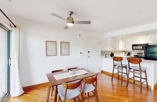 Lisle Condo | 2BR w/Balcony, Fireplace & Wi-Fi