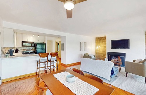 Lisle Condo | 2BR w/Balcony, Fireplace & Wi-Fi