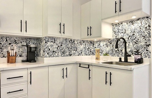 Quartier 5-4 Apartment | 2BR w/Hot Tub & 2 Parking | 8 min to Old Quebec
