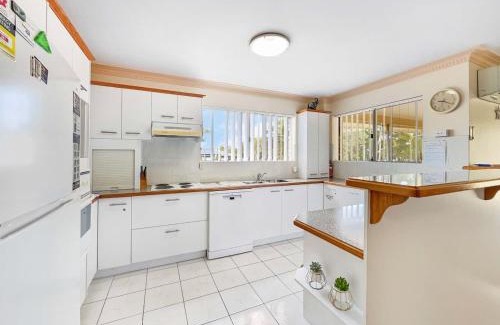 Bellara Apartment | 2BRM Self Contained Apt - Pumicestone Passage View