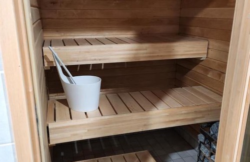 Ylamylly Apartment | 2h+s+lasitettuparveke joki näkymä