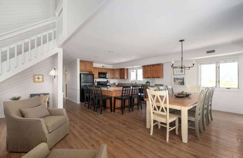 Ocean Hill House | 2Min Walk to Beach, Private Pool & Hot Tub!