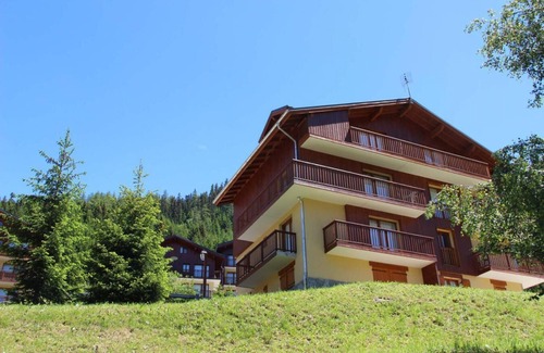 Valfrejus Apartment | 2nd floor, view mountain, balcony, tv, ski locker, 90m², Valfréjus