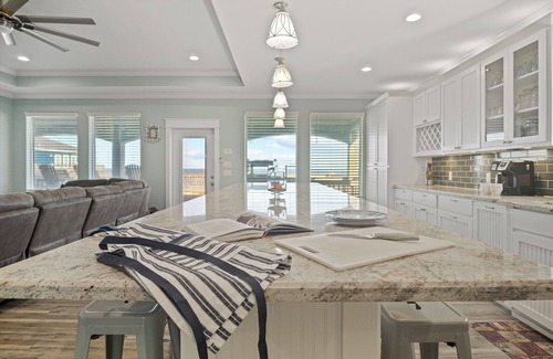Crystal Beach House | 2nd Row | Seaviews | 2 Kitchens | Small Dogs OK