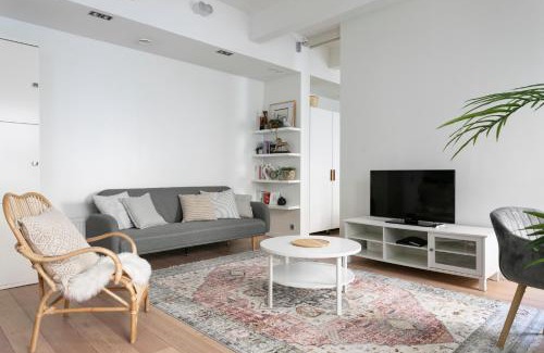 Helsinki City Centre Apartment | 2ndhomes Loft Apartment with Spa & Balcony by the White Church