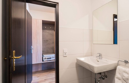 Loerrach Hotel | 2Places Side