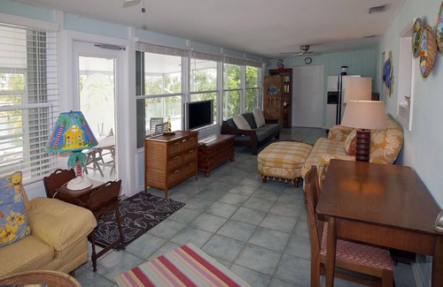 Cudjoe Key House | 3/2 Cudjoe Key waterfront single level house.