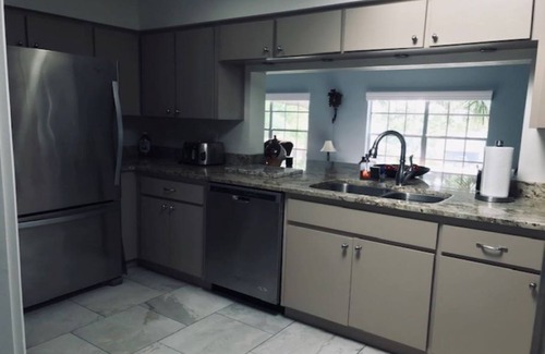 Cypress Gardens House | 3/2 kid friendly home, only minutes to Legoland.