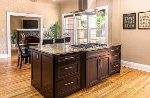 Lakeland House | 3/2 Luxury Spanish Villa - Pool - Pet Friendly
