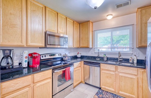 Royal Oak House | 3/2 Royal Oak, Hardwood Flrs Near Beaumont, Birmingham & Playground