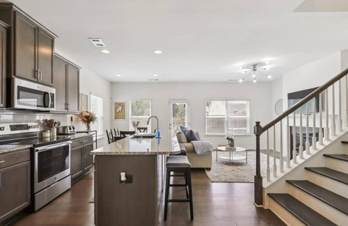 Stone Mountain House | $3,300/mo Peaceful Retreat Stone Mountain Park|3BR