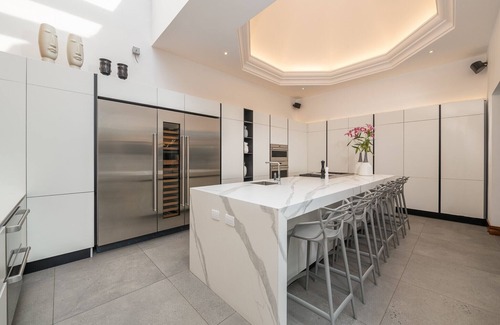 Antigua Guatemala House | 3.5 Blocks from Central Park, Heated Pool and 7 bedrooms 9 bathrooms, AC and Gym