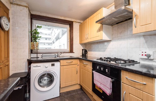 Gifford Apartment | 3/6 Lochview Court